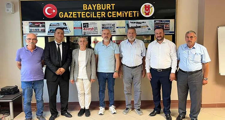 CHP Milletvekilleri Bayburt Gazeteciler Cemiyetini Ziyaret Etti
